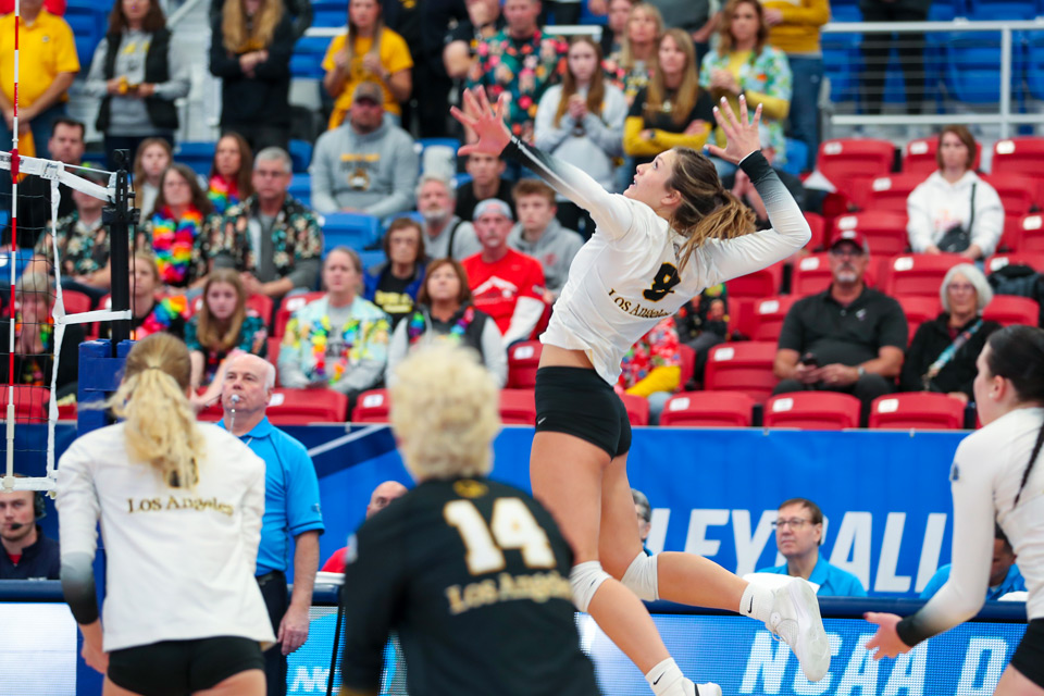 Cal State LA volleyball Public Heroes perceived at White House function